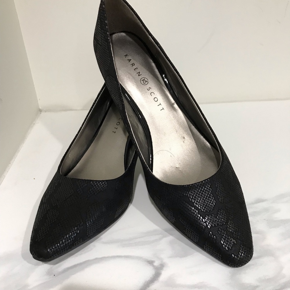 Karen Scott Meaggann Pointed Toe Pumps